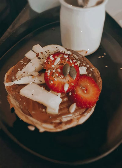 Tortitas con nutella y fresas de Bar Casa Samuel en Meis.